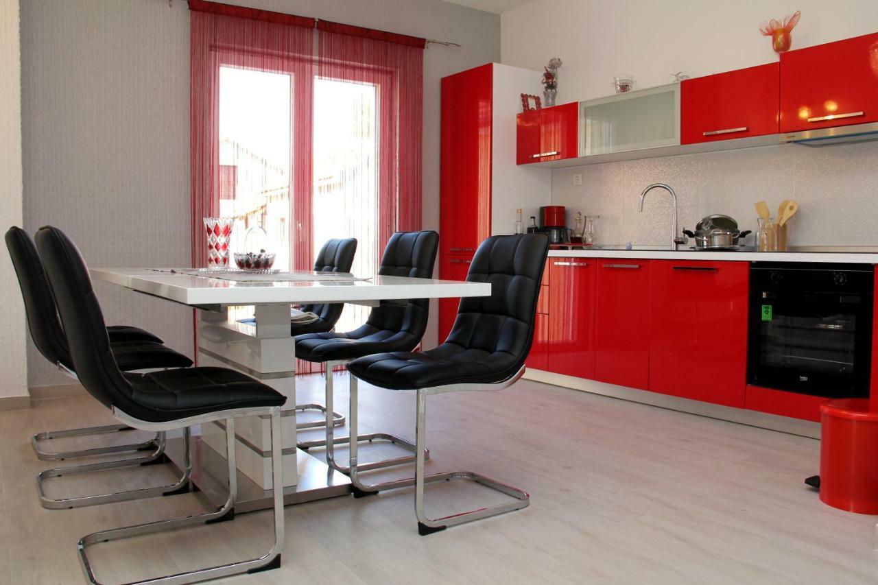 Apartmani Corleone Bilice Kültér fotó